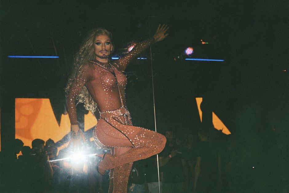 Met Gala,碧昂絲,布蕾克萊芙莉,Beyoncé,Blake Lively,Cardi B,Olivier Rousteing,Versace,Marc Jacobs,時尚,布蕾克萊芙莉身穿Versace漸層長尾禮服仙氣十足